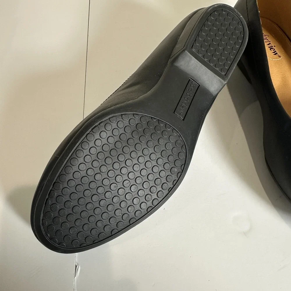 comfortview Black Leather Round-Toe Flats